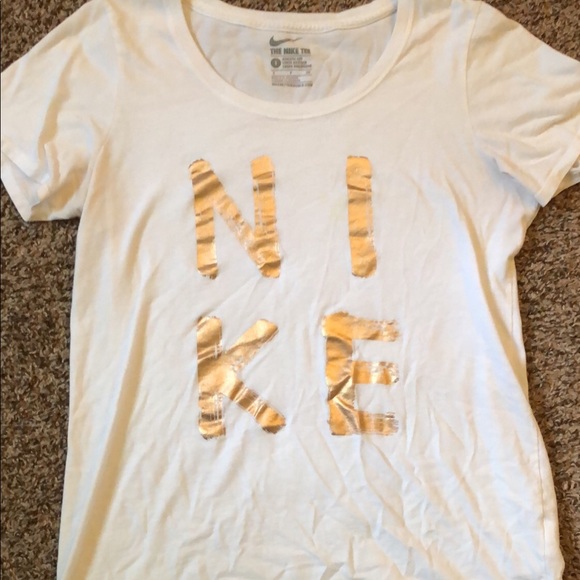 Nike tshirt - Picture 3 of 3